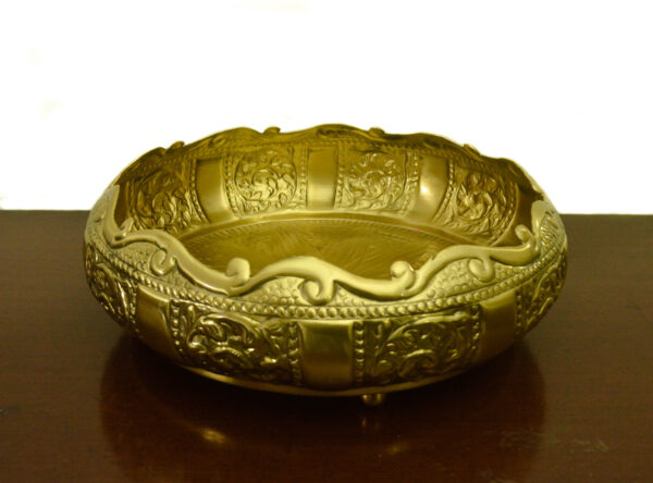 Brass Antique Urli Bowl, Table Top Decorative Bowl, Center Table Decor, Brass Embossed  Urli, Brass Antique Urli Bowl